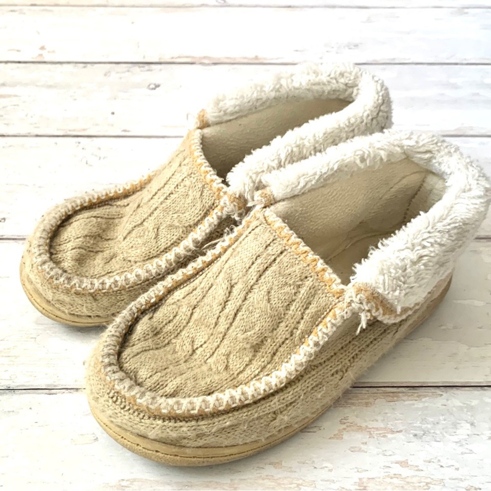 Women’s Size 5/6 Beige Cream Fuzzy Sherpa Knit Sweater Slippers Size 5 6